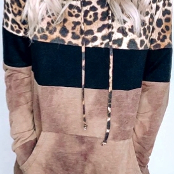 (NWOT) Leopard Print Color Block HoodieNWOT) Leopard Print Color Block - Picture 1 of 3